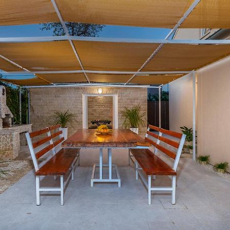 Villa Ostone Pula Exterior photo